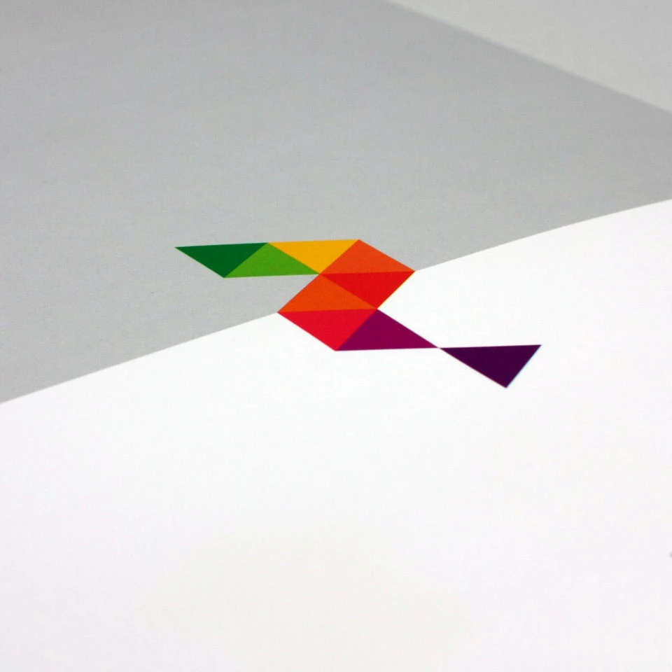 Minimalistyczny projekt katalogu produktowego 12 Minimalistyczny projekt graficzny katalogu