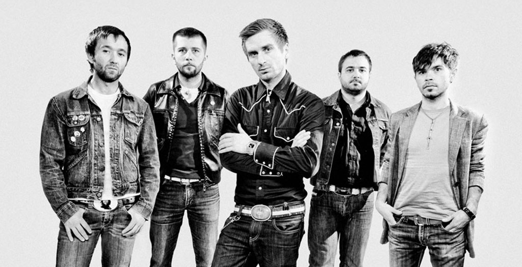 Projekt graficzny albumu „Virus” zespołu Negatyw. Czarny druk i lakier UV